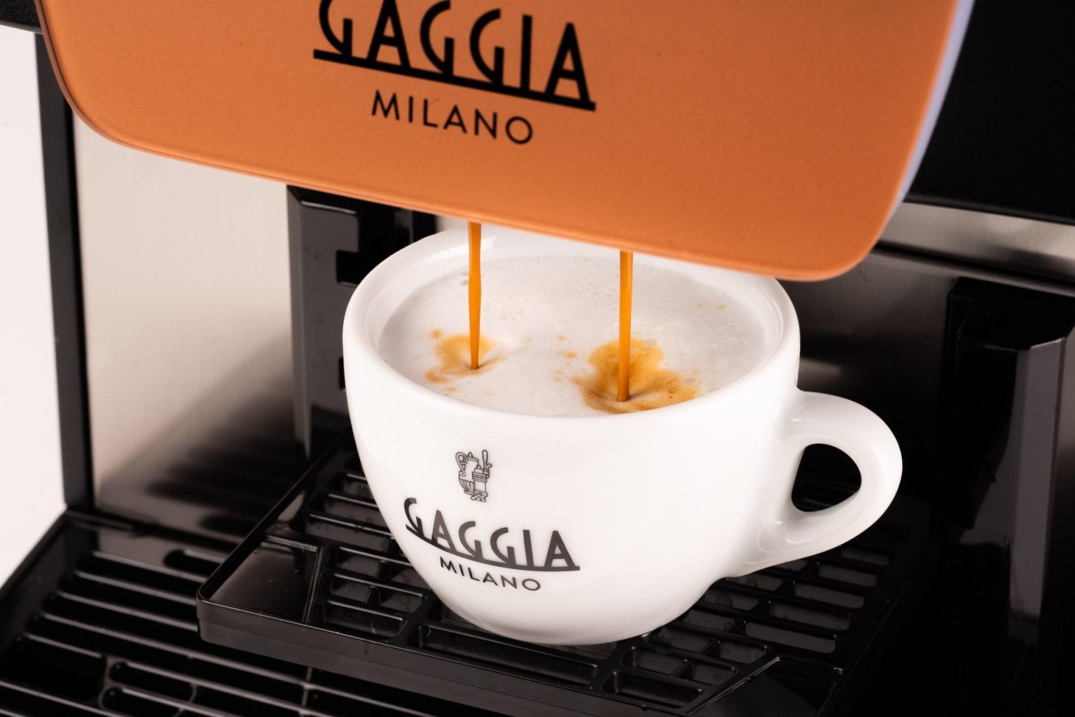Polardrikk Caggia kaffemaskin lager cappuchino 