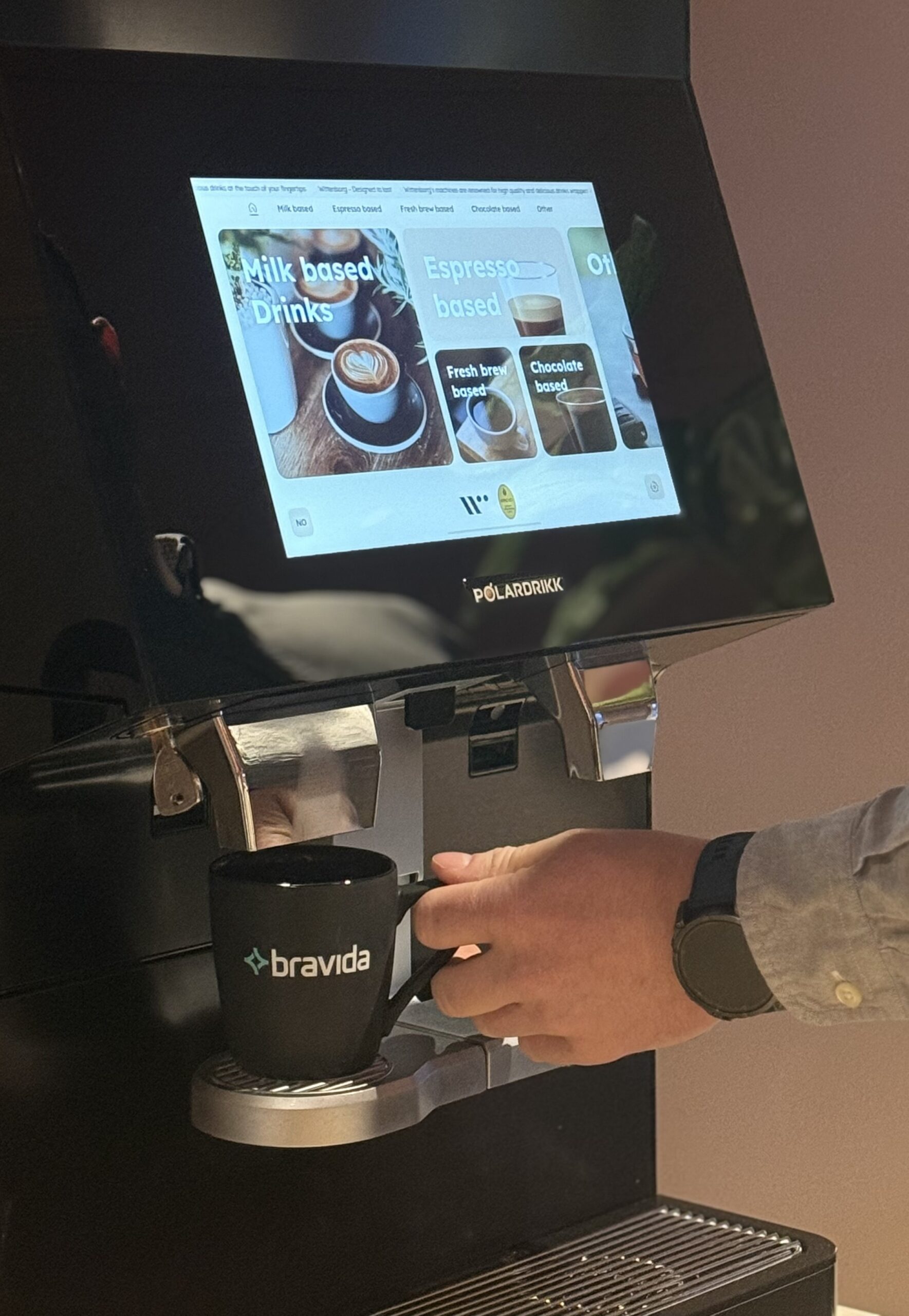 Kaffemaskin i bruk hos Bravida i nye kontorlokaler i Bergen